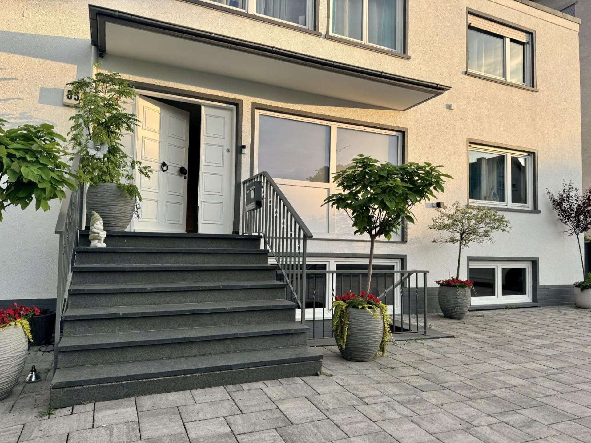 Magisches Doppelzimmer Mit Atemberaubender Wasserfall-Wand In Seligenstadt Exterior foto